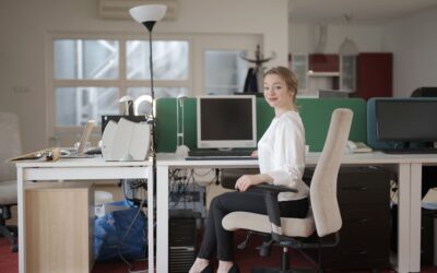 Ergonomics for Desk Workers in Arizona: What Your Back Is Trying to Tell You
